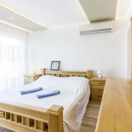 Mayestic For 20 Persons, Large Pool With Whirlpool, Sauna