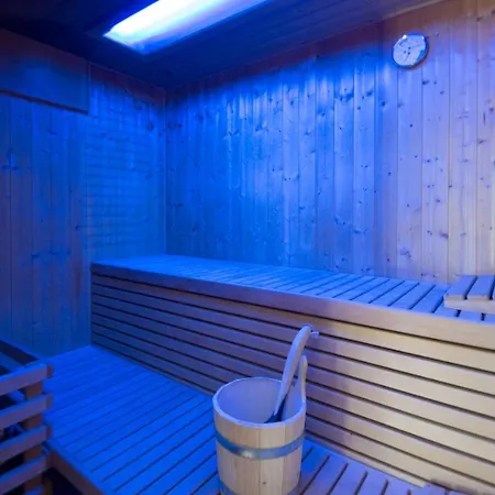 Mayestic For 20 Persons, Large Pool With Whirlpool, Sauna Medulin